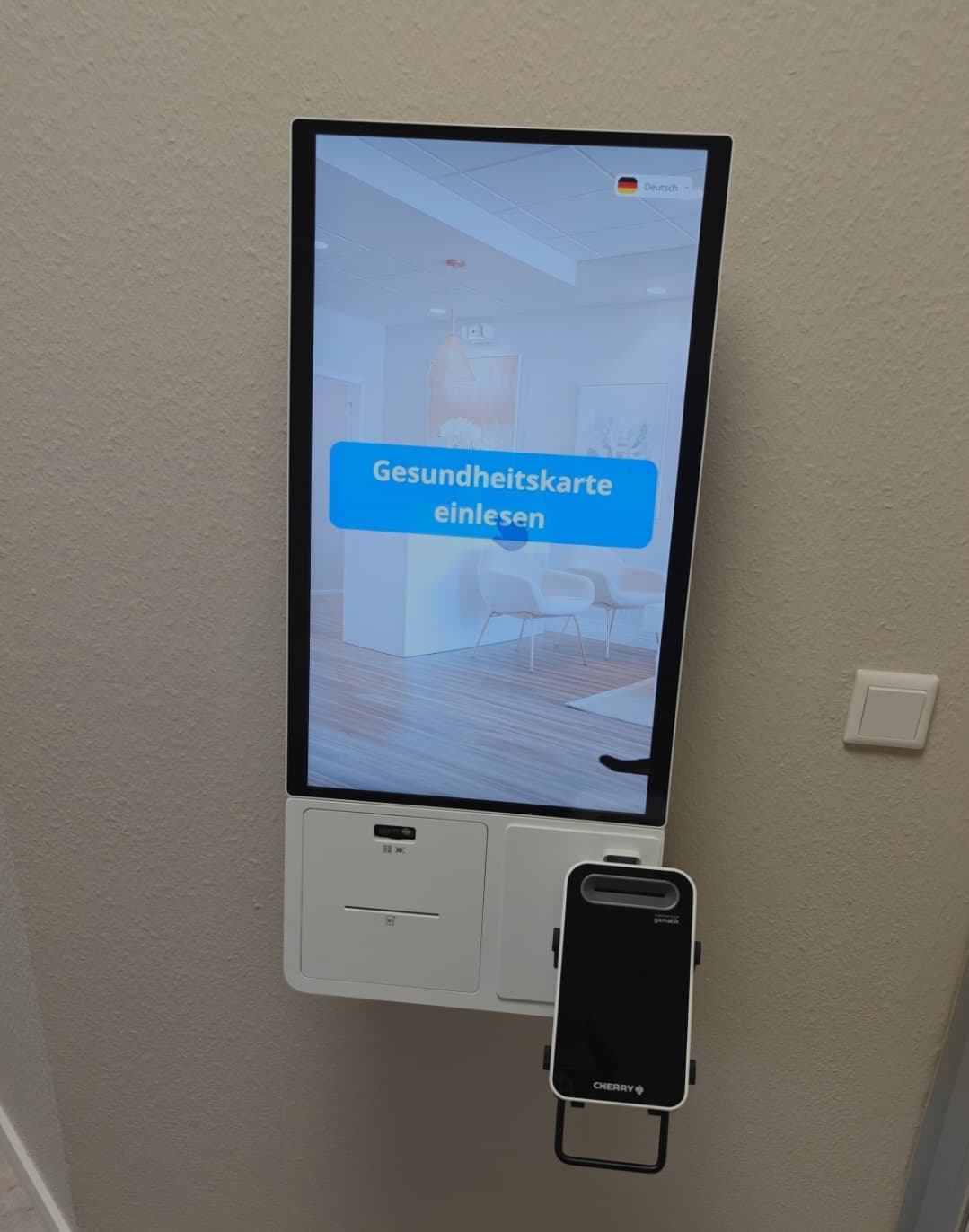 Patiententerminal in der Praxis zum digitalen Check-In